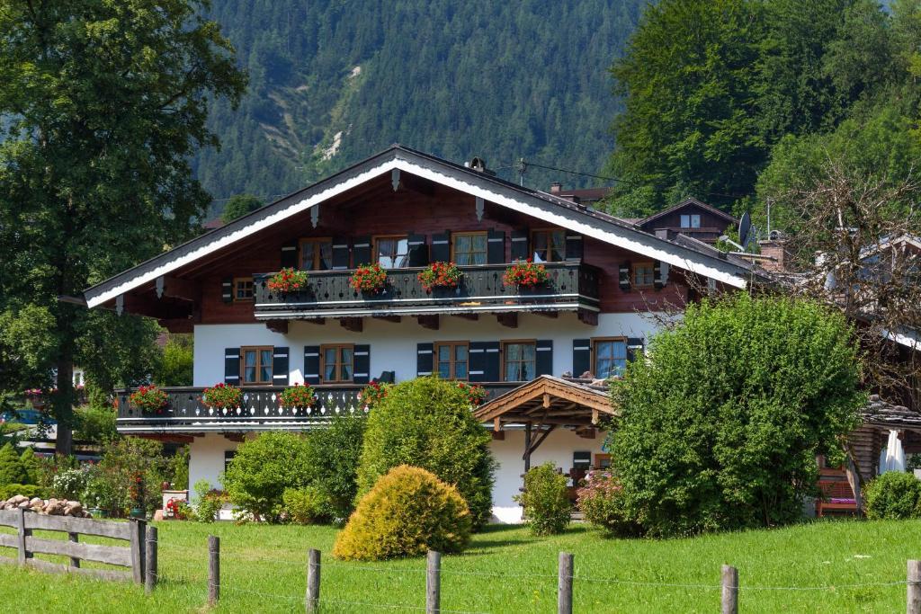 Gaestehaus Und Ferienwohnungen Egglerlehen Schoenau am Koenigsee Exterior foto